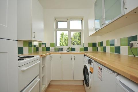 2 bedroom apartment to rent, Barnesdale Crescent, Orpington BR5