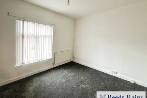 2 bedroom terraced house to rent, Welford Street, Salford M6