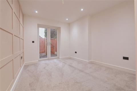 2 bedroom end of terrace house for sale, Curzon Road, Greater Manchester OL6