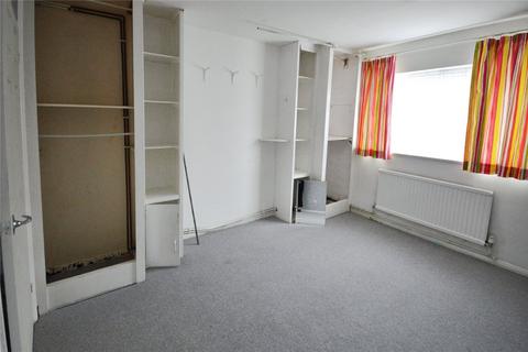 2 bedroom flat to rent, Heathside, Hounslow TW4