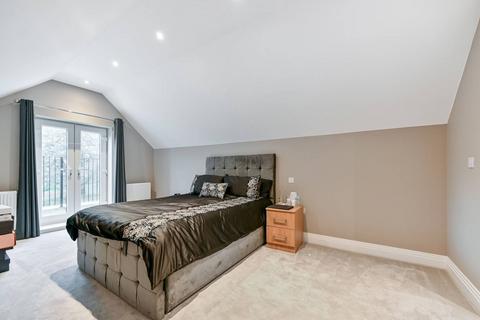4 bedroom detached house for sale, Upton Park, Slough, SL1