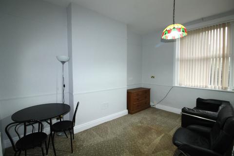 1 bedroom apartment to rent, Pudsey Road,, Pudsey Road, LS13