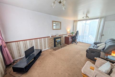 3 bedroom terraced house for sale, Royal Meadow Drive, Atherstone