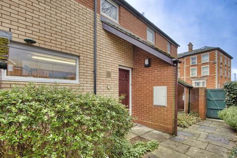 2 bedroom terraced house for sale, 11 Kilkenny Avenue, Taunton