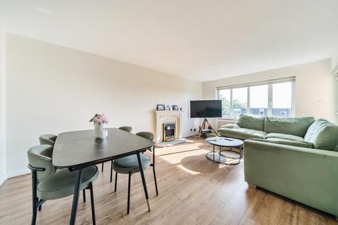 2 bedroom apartment for sale, Andace Park Gardens, Widmore Road, Bromley