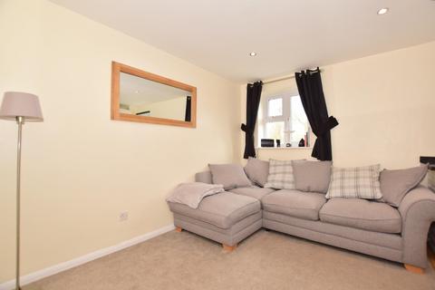 1 bedroom maisonette to rent, Walnut Park Haywards Heath RH16