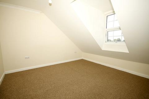 2 bedroom flat to rent, Gilbert Court, Sittingbourne, Kent, ME10