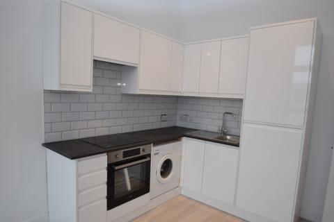 2 bedroom flat to rent, Canvey Island SS8