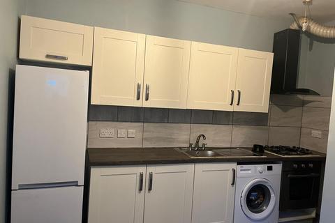 1 bedroom flat to rent, Selbourne Road, Luton, Bedfordshire