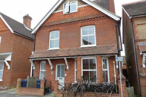 2 bedroom flat for sale, Victoria Road, Cranleigh GU6