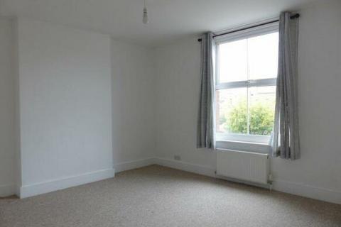 2 bedroom flat for sale, Victoria Road, Cranleigh GU6