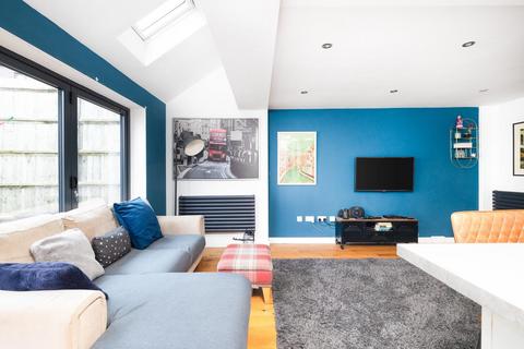 3 Charles Place, Bristol, BS8 4QW