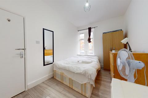 1 bedroom property to rent, High Road, Willesden Green NW10