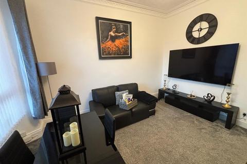 2 bedroom flat to rent, Windmillhill Street, Motherwell