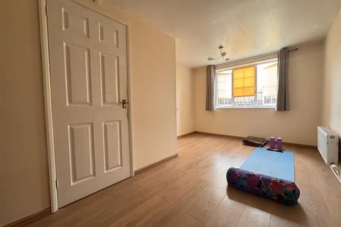 3 bedroom terraced house for sale, Pewsham Road, Swindon SN2