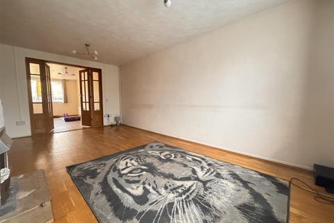 9 Pewsham Road, Swindon, SN2 5EL