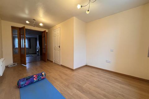 9 Pewsham Road, Swindon, SN2 5EL