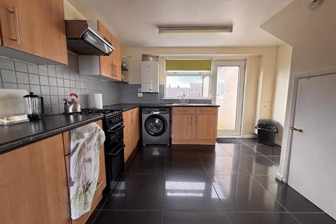 9 Pewsham Road, Swindon, SN2 5EL
