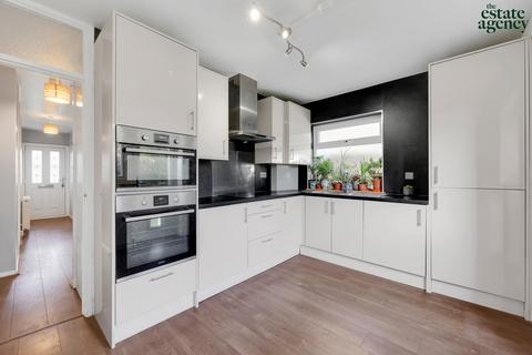 2 bedroom apartment to rent, Heathfield, London, E4