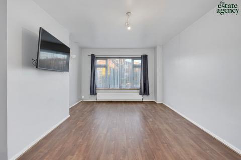 2 bedroom apartment to rent, Heathfield, London, E4