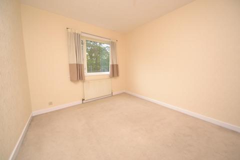 2 bedroom flat to rent, Hawksworth Road, Leeds LS18