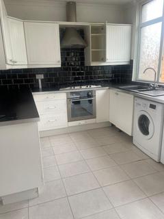 4 bedroom terraced house to rent, Strathyre Avenue, London SW16