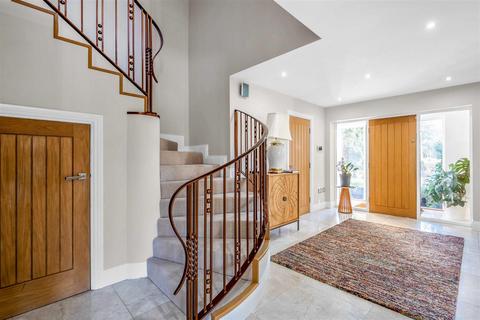 4 The Moorlands, Sutton Coldfield, B74 2RF