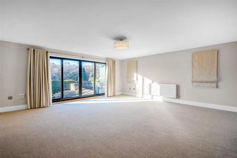 4 The Moorlands, Sutton Coldfield, B74 2RF