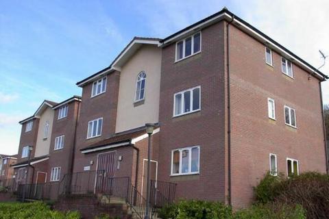 2 bedroom flat for sale, Lingfield Close, High Wycombe, HP13 7ER