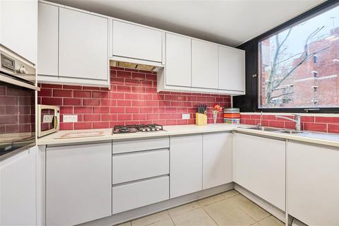 3 bedroom flat for sale, Charlwood Street, SW1V