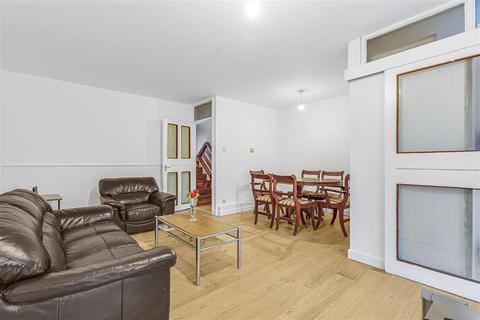 3 bedroom flat for sale, Charlwood Street, SW1V