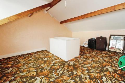 23 Glendare Road, Bradford, BD7 2QL