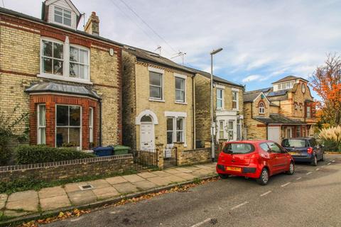 2 bedroom maisonette to rent, Priory Road, Cambridge