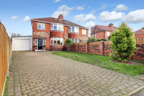 3 bedroom semi-detached house for sale, Askam Avenue, Pontefract, West Yorkshire, WF8