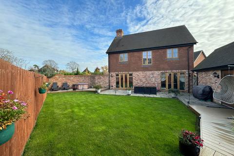 3 bedroom detached house for sale, Marden, Kent