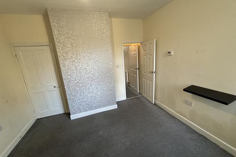 2 bedroom house to rent, Leonard Road, Chatham, ME4