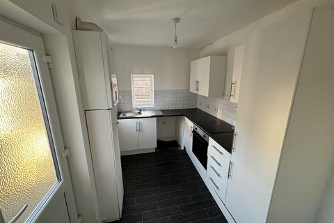 2 bedroom house to rent, Leonard Road, Chatham, ME4