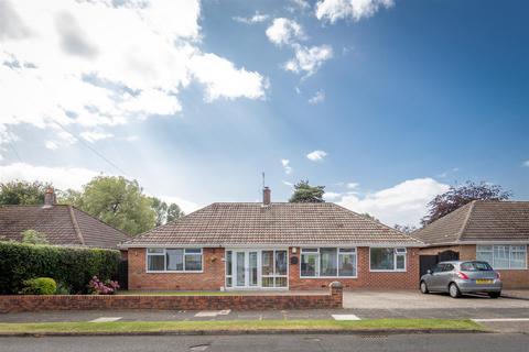 3 bedroom detached bungalow for sale, Newlands Avenue, Melton Park, NE3