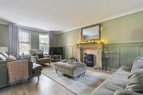 5 bedroom detached house for sale, West Lane, Shipley BD17