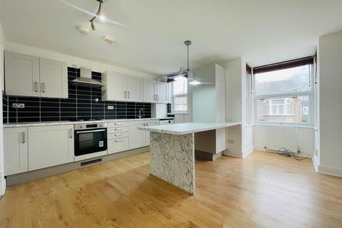 3 bedroom house for sale, Farnborough Avenue, London E17