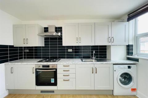 3 bedroom house for sale, Farnborough Avenue, London E17