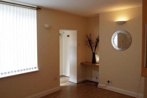 2 bedroom flat to rent, Craven Road, Newbury