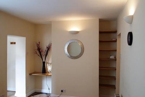 2 bedroom flat to rent, Craven Road, Newbury