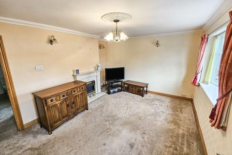 2 bedroom bungalow to rent, Bankfield Avenue, Huddersfield