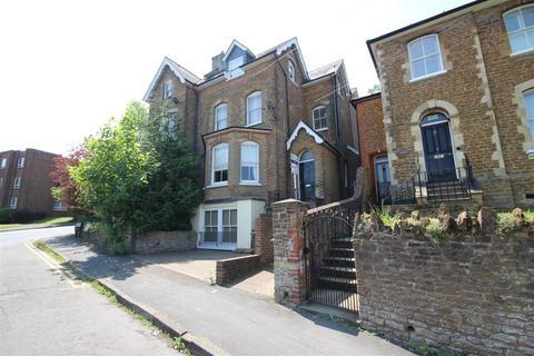 2 bedroom flat to rent, Hunter Road, Guildford