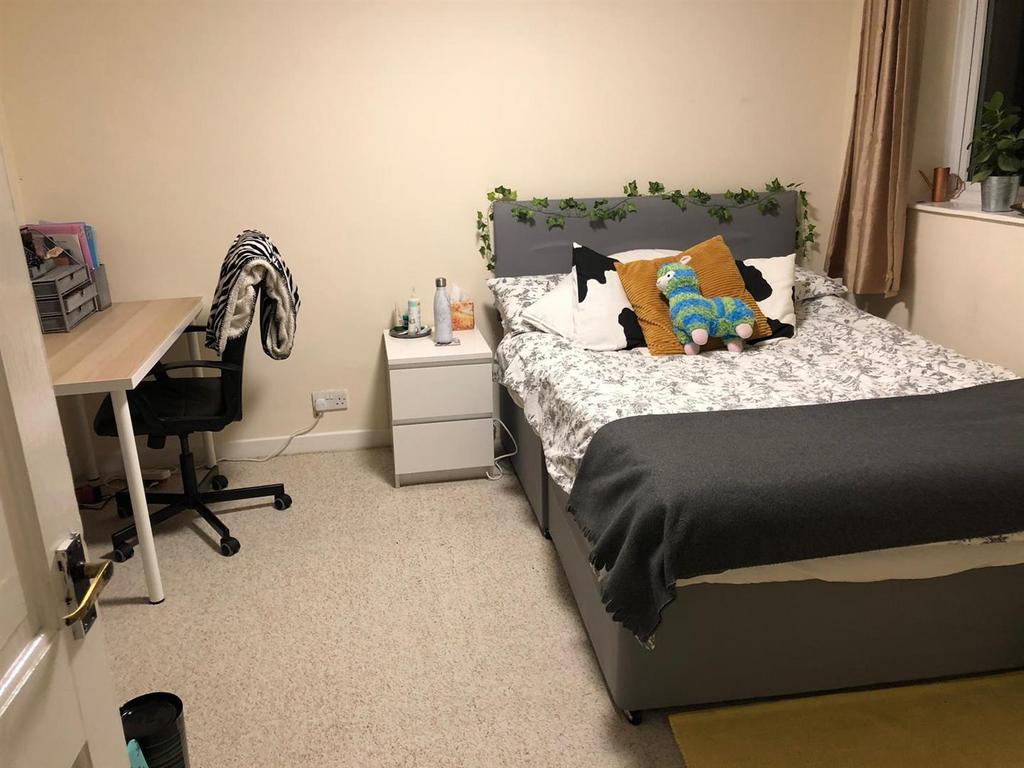 Bedroom1.jpg