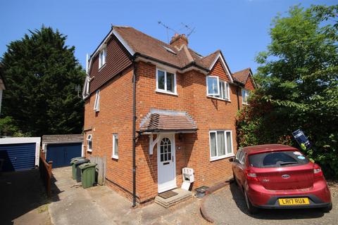 4 bedroom house to rent, Beech Grove, Guildford