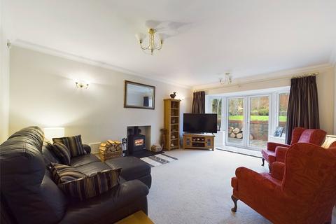 5 bedroom detached house for sale, Horseshoe Way, Hempsted, Gloucester, Gloucestershire, GL2