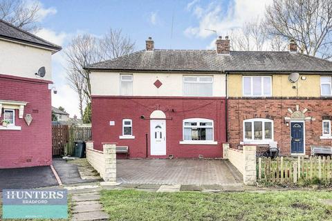 3 bedroom semi-detached house for sale, Moorlands Avenue Bradford BD3 7LN