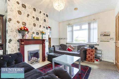 3 bedroom semi-detached house for sale, Moorlands Avenue Bradford BD3 7LN